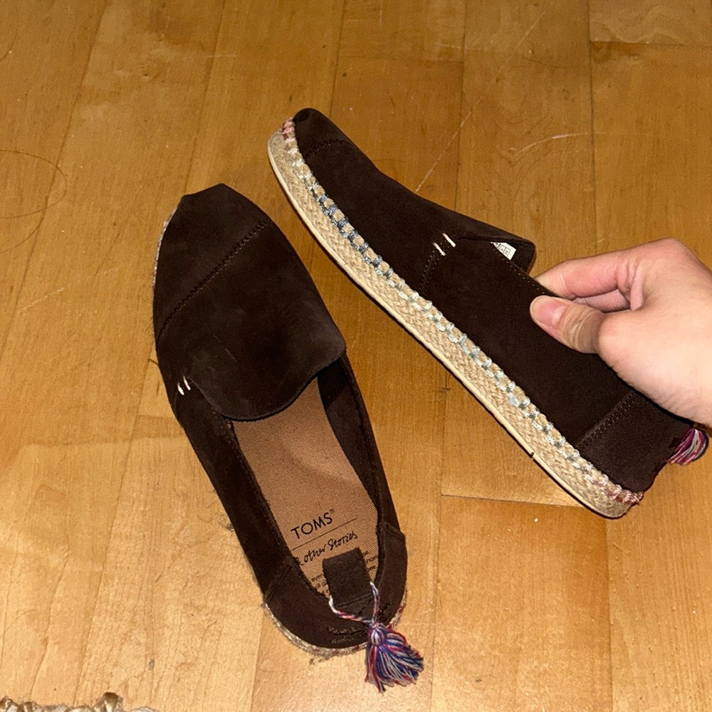 Toms Shoes